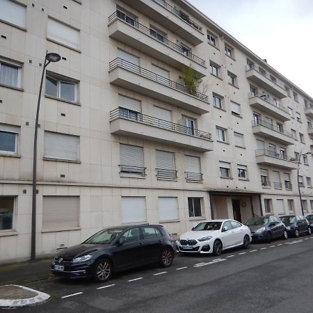 Studio Quartier Chateau - Wifi - Garage Individuel A Cle - Electromenager Complet 波城 外观 照片