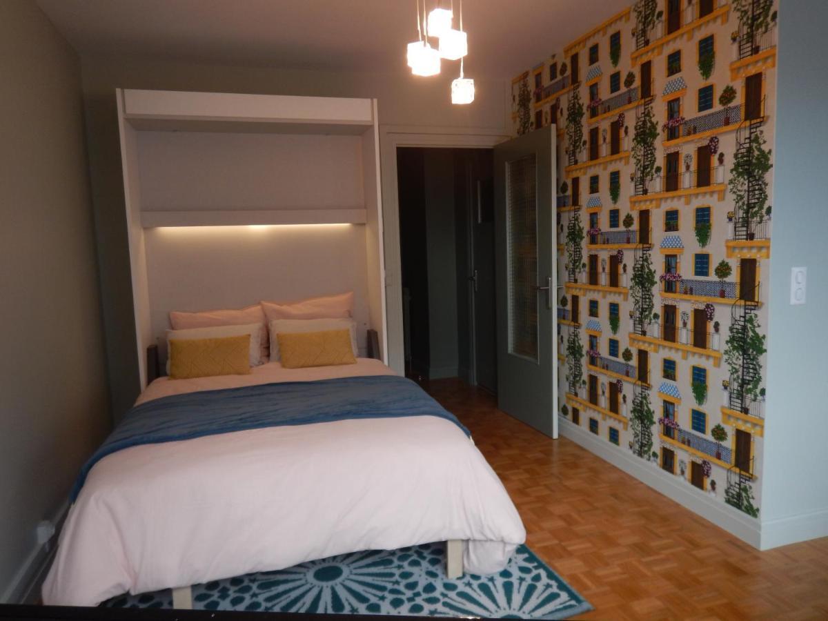 Studio Quartier Chateau - Wifi - Garage Individuel A Cle - Electromenager Complet 波城 外观 照片