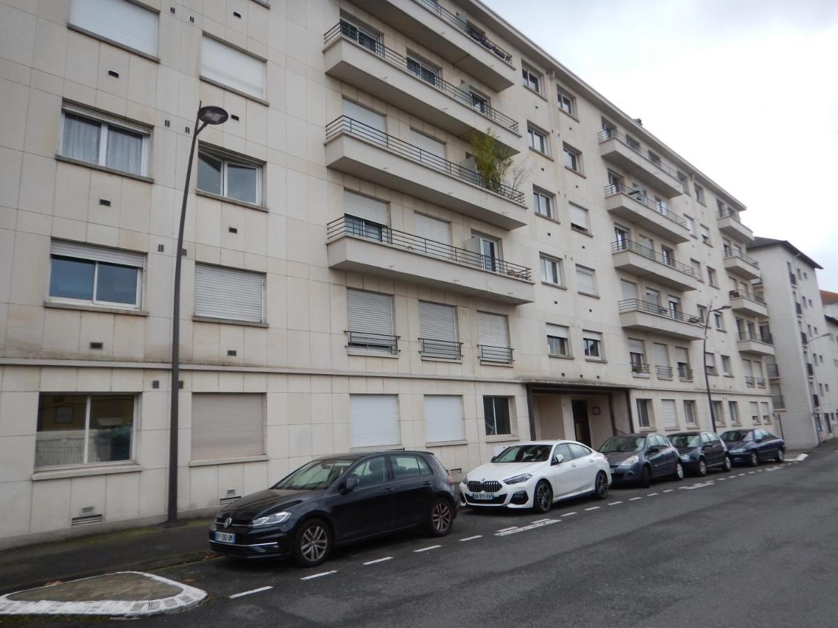 Studio Quartier Chateau - Wifi - Garage Individuel A Cle - Electromenager Complet 波城 外观 照片